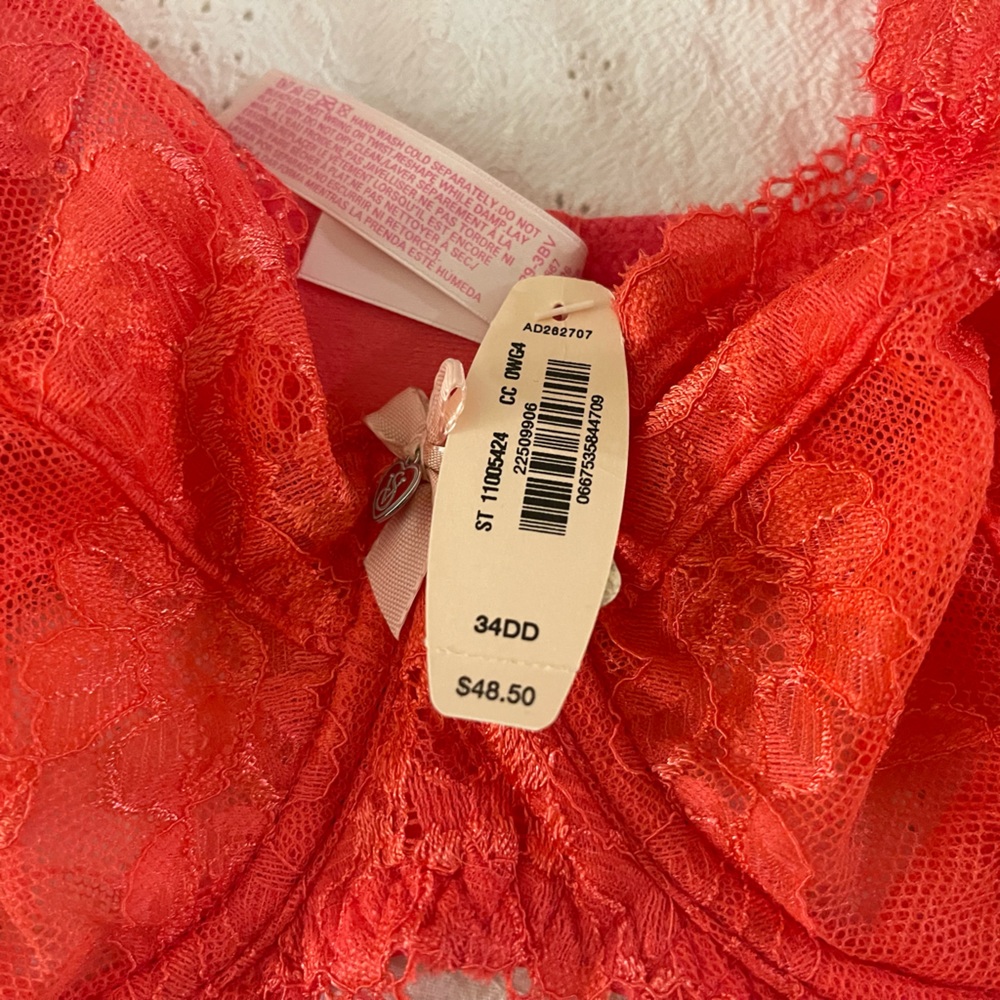 New with tags! Victoria’s secret unlined demi lace bra. Size 34DD. Color red. - Picture 2 of 2